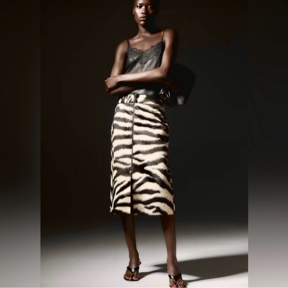 H&M Zebra Print Pencil Skirt in Black and Cream